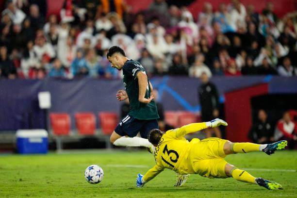 年轻枪手学会“逆风”赢球，魔鬼客场抢回小组头名