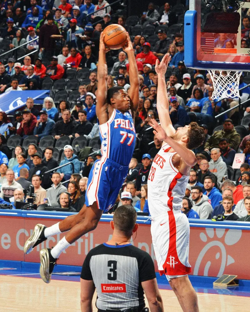 开云APP-迎扣申京！NBA官方晒VJ-埃奇库姆扣篮照：把它裱起来吧